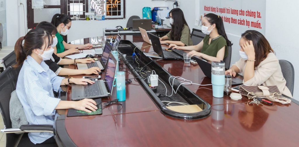 Đội ngũ biên dịch viên có trình độ chuyên môn cao chính là ưu điểm của Dịch thuật chuyên nghiệp Tây Hồ tại Quận Hoàng Mai